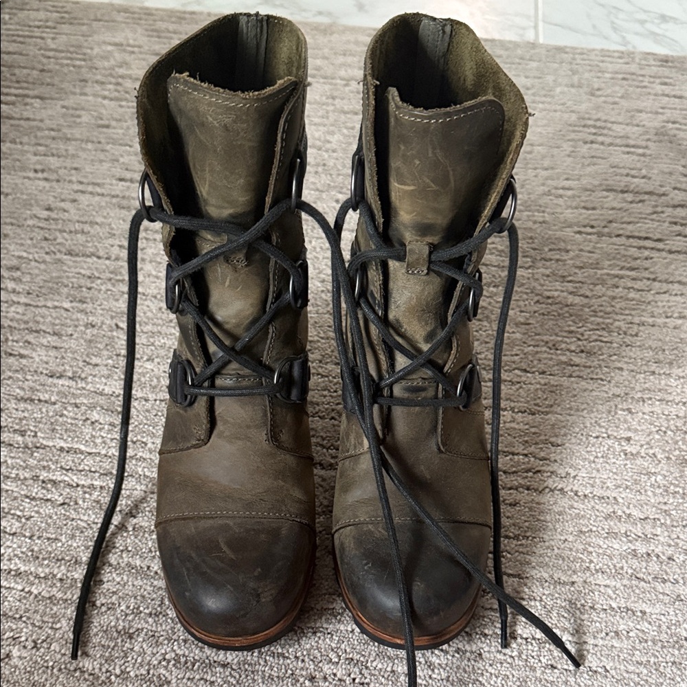 Sorel Joan of Arctic wedge boots